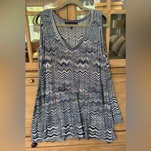NWOT WHBM blue/white chevron cold shoulder sweater -2X